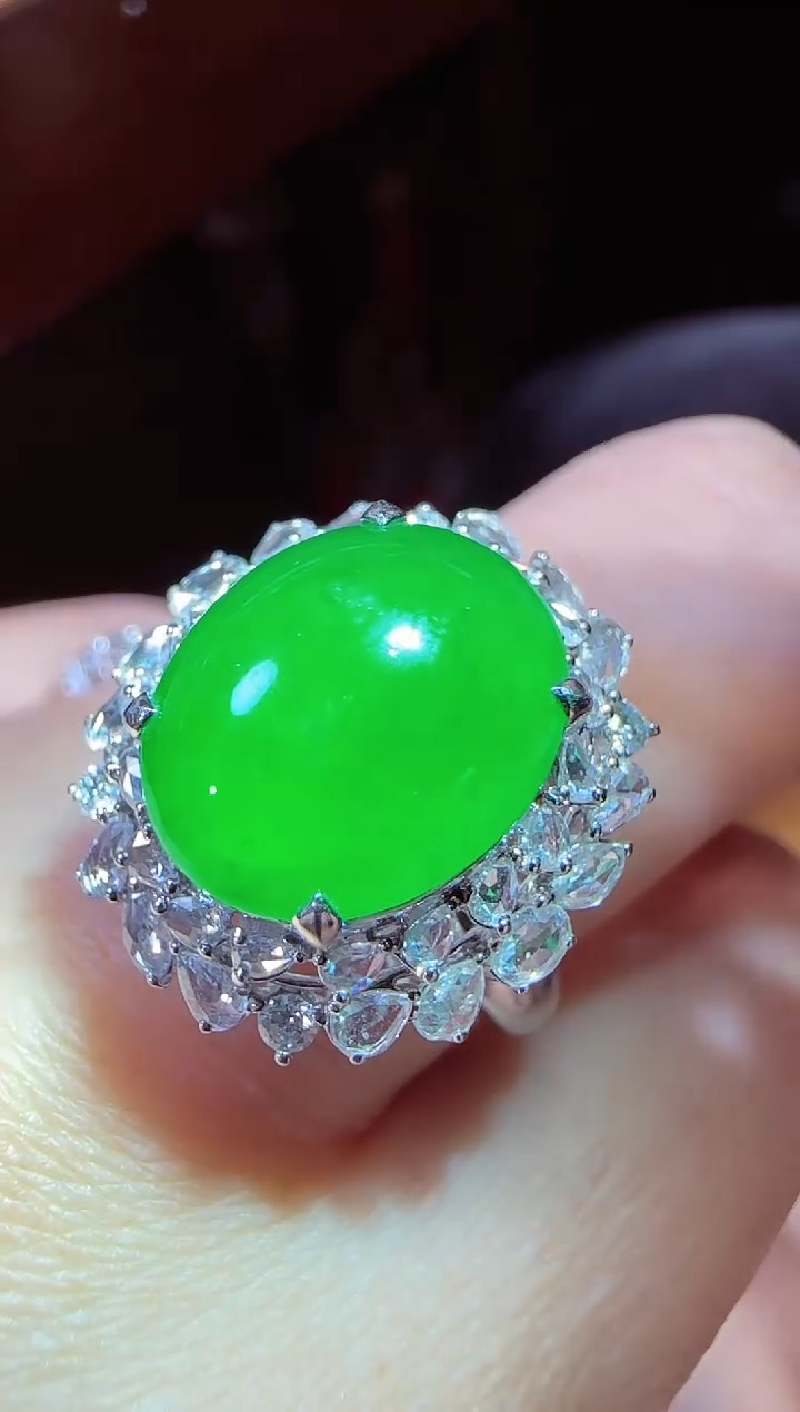 【闪购商品】翡翠戒指18K金镶嵌蛋面