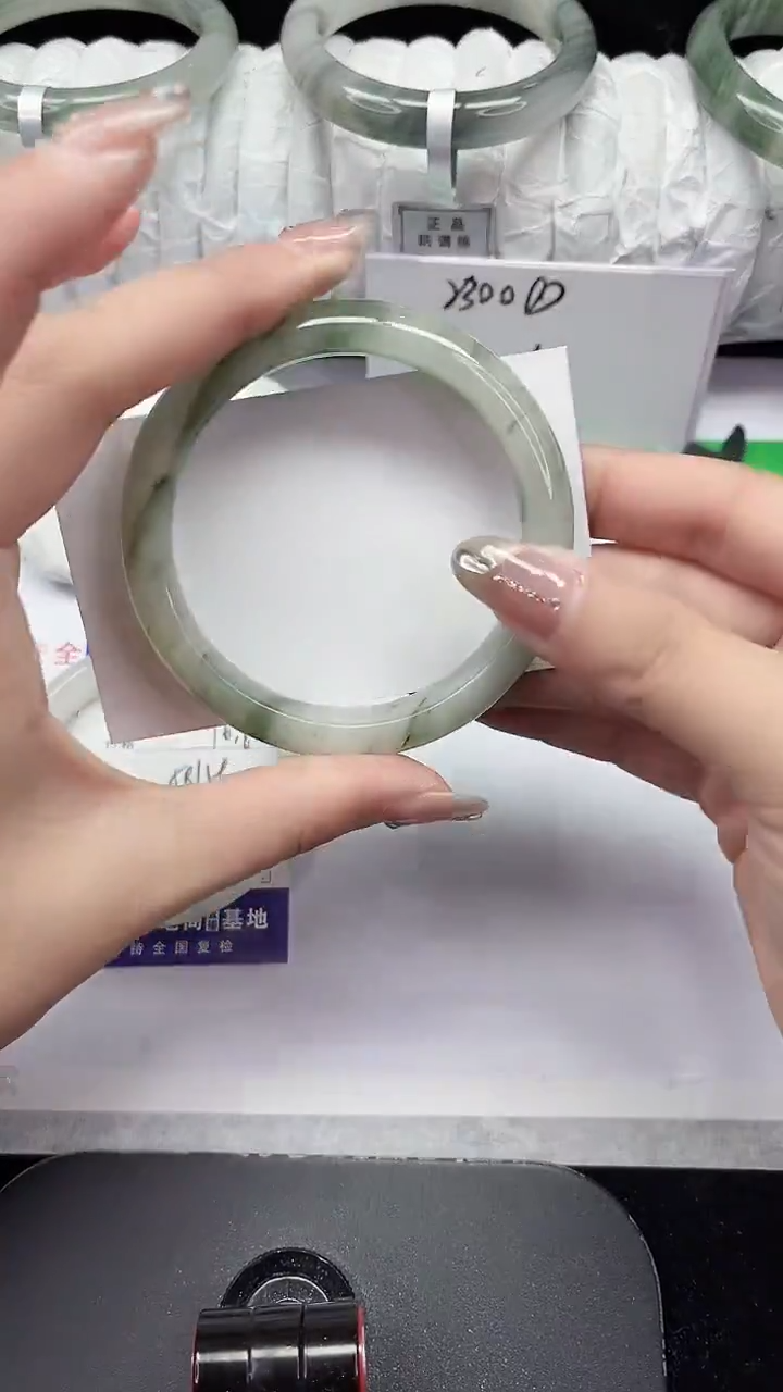 未镶嵌手镯石英质玉253-58/59