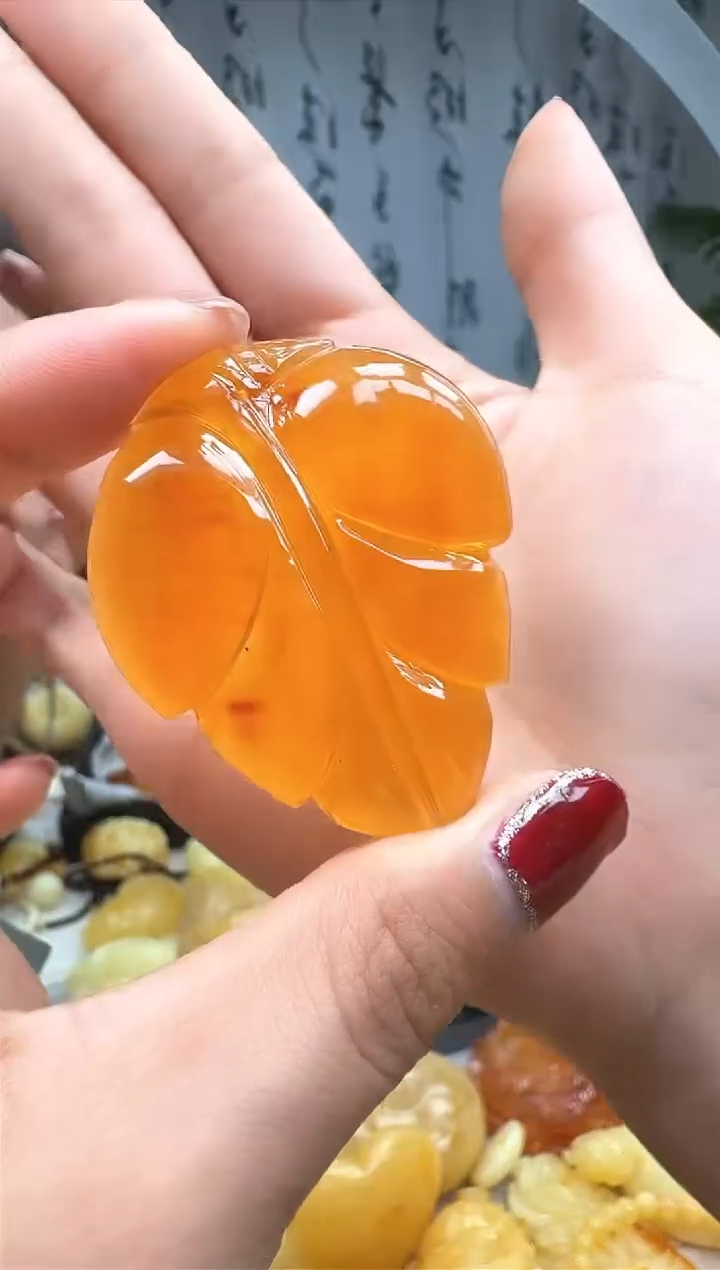 【闪购商品】琥珀裸石未镶嵌挂坠
