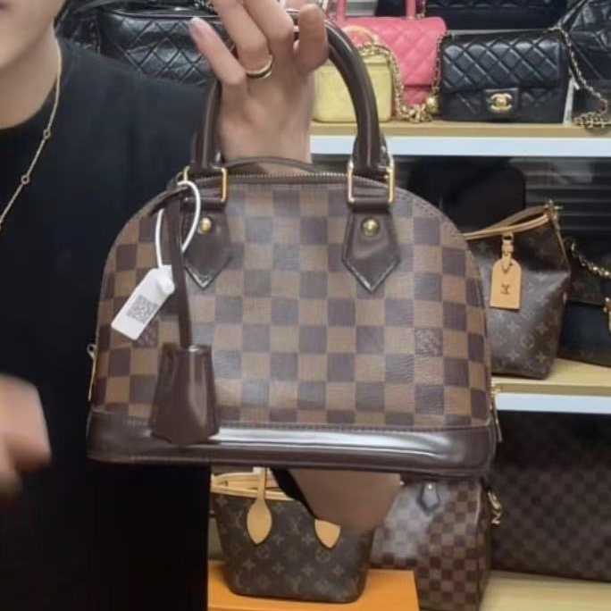 95新 LV 伦老板/95新/lv棋盘格贝壳