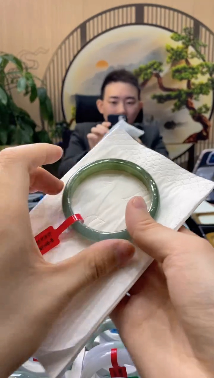 【闪购商品】翡翠手镯未镶嵌00009538