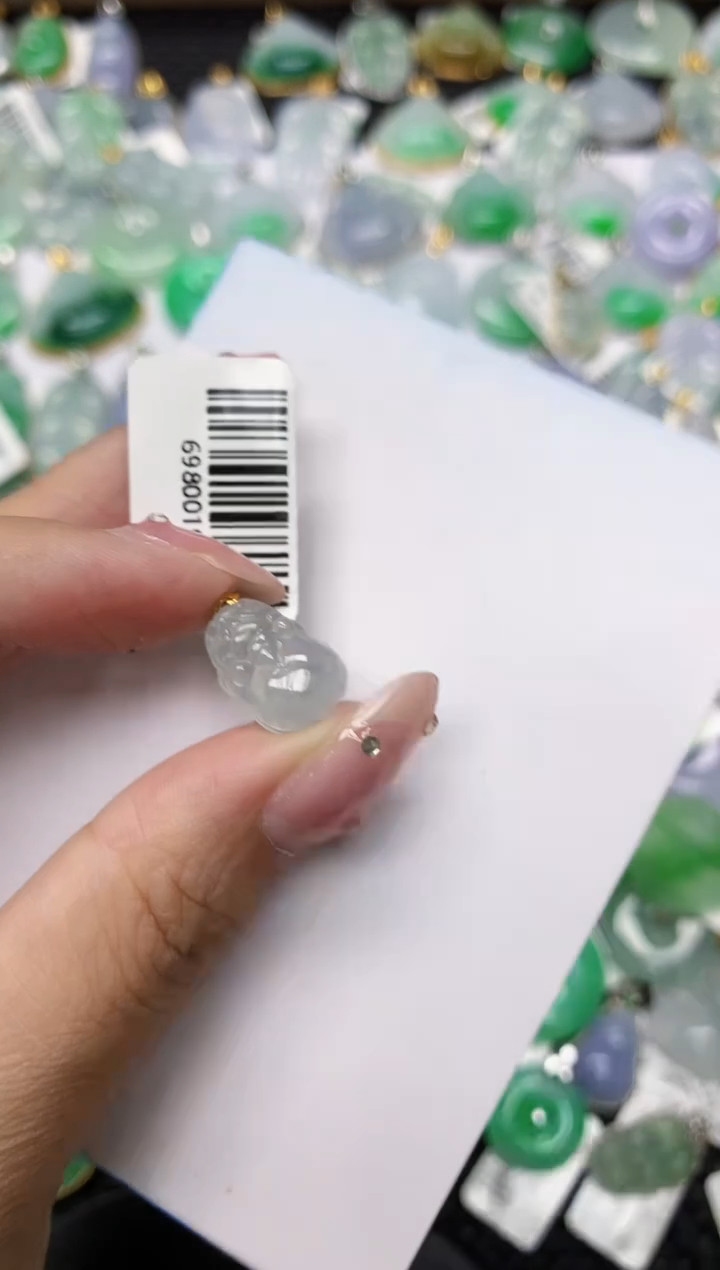 翡翠18K金镶嵌颈饰11111111111