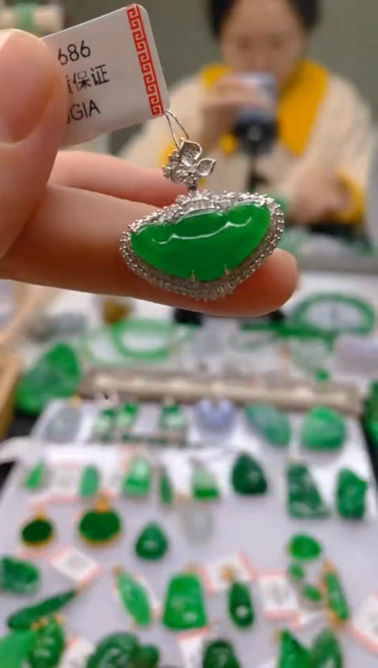 【闪购商品】翡翠颈饰18K金镶嵌新号开播，全场乱卖