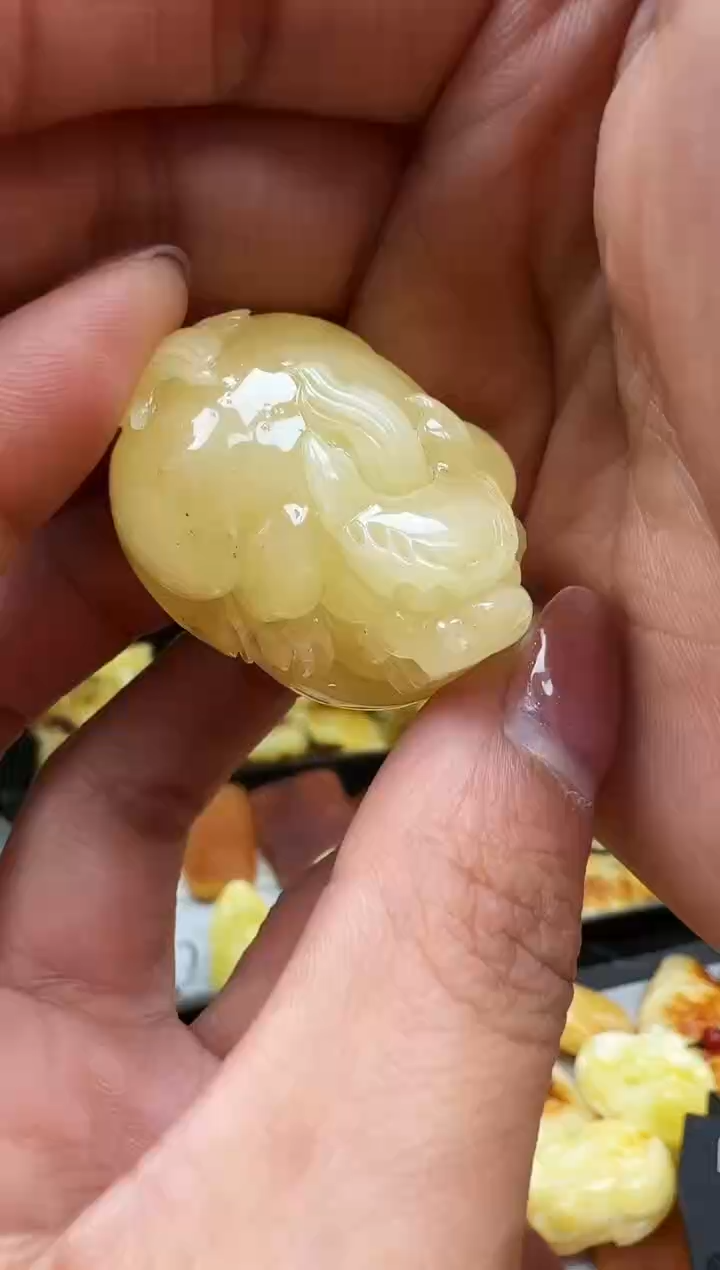 【闪购商品】琥珀裸石未镶嵌挂坠