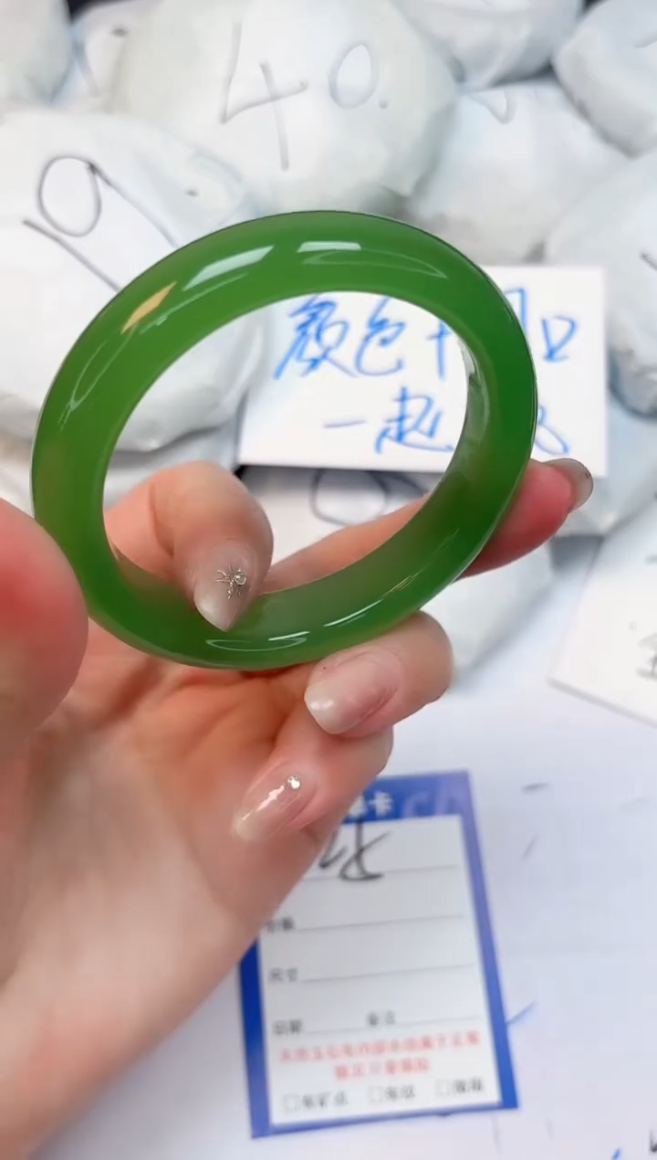 未镶嵌手镯石英质玉25/5758