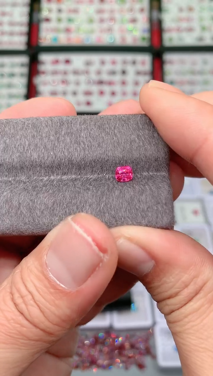 【闪购商品】尖晶石裸石未镶嵌0.61ct绝地