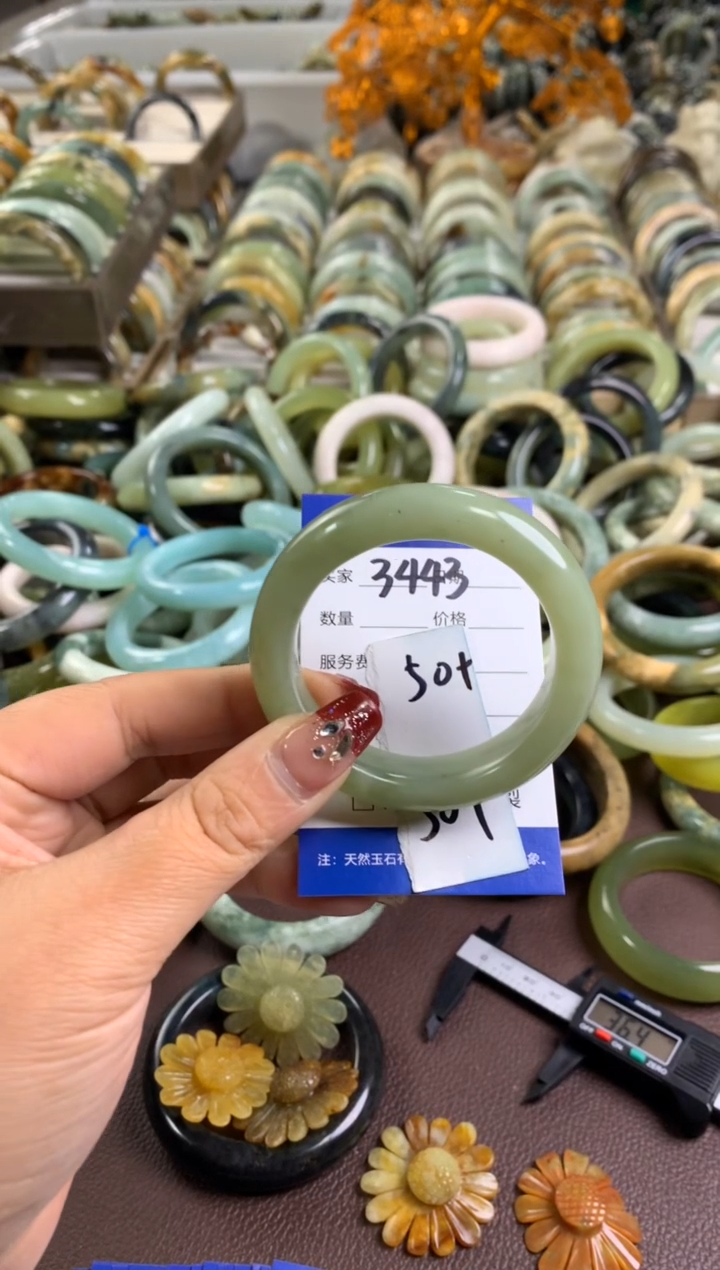 【闪购商品】蛇纹石玉手镯未镶嵌3443