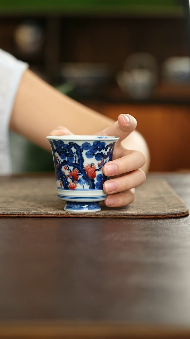 屹朴堂 青花釉里红 松竹梅闻香杯