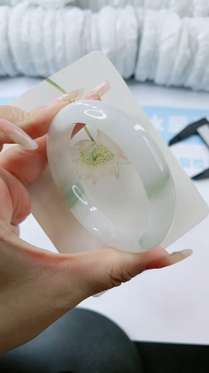 【闪购商品】石英质玉手镯未镶嵌多样性发货V236