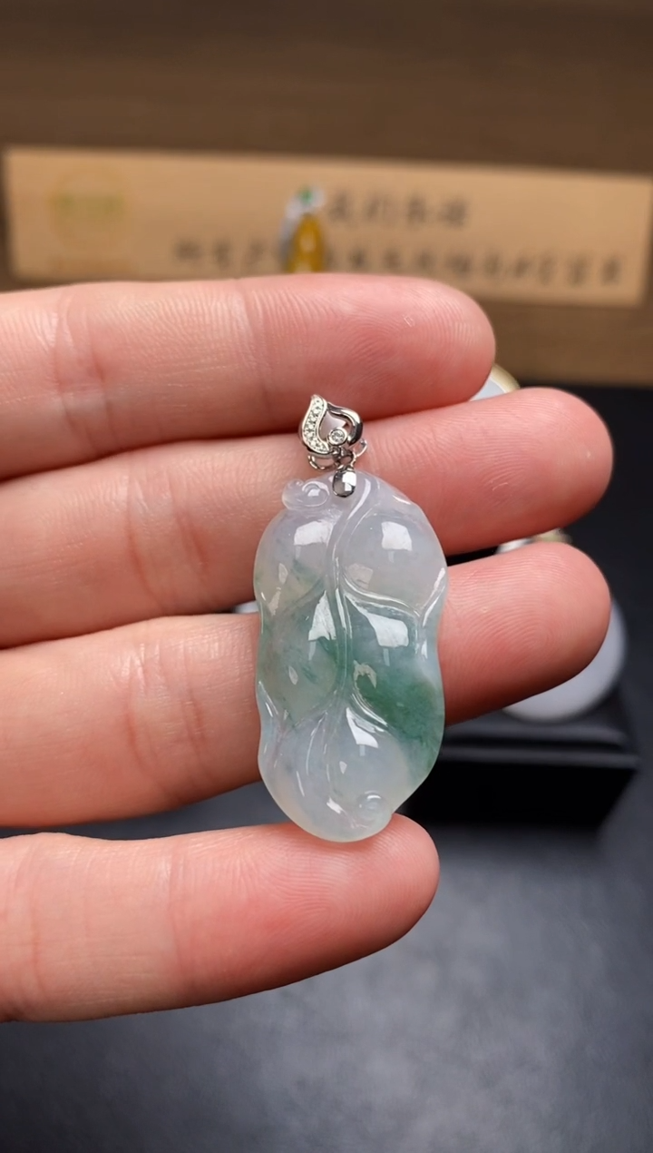 【闪购商品】翡翠颈饰18K金镶嵌翡翠