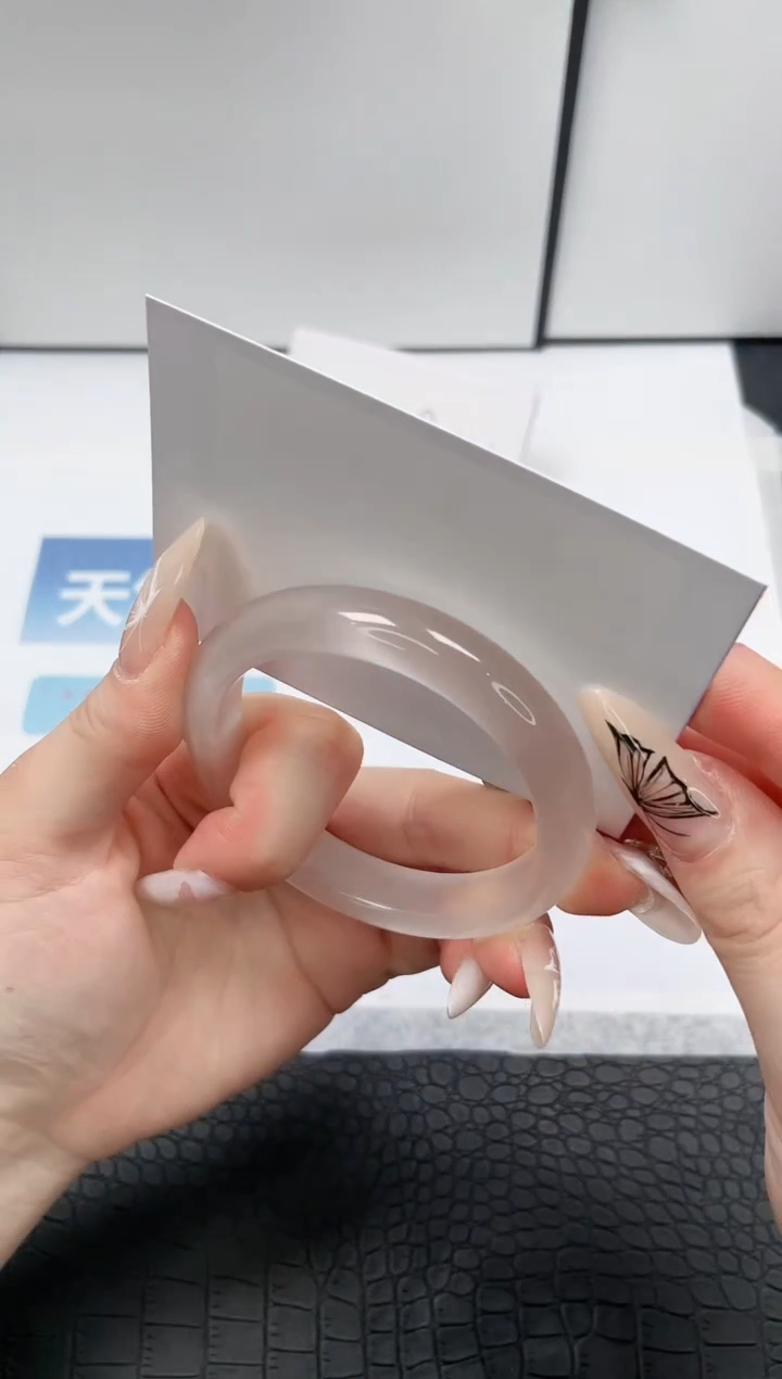 【闪购商品】石英质玉手镯未镶嵌91-56