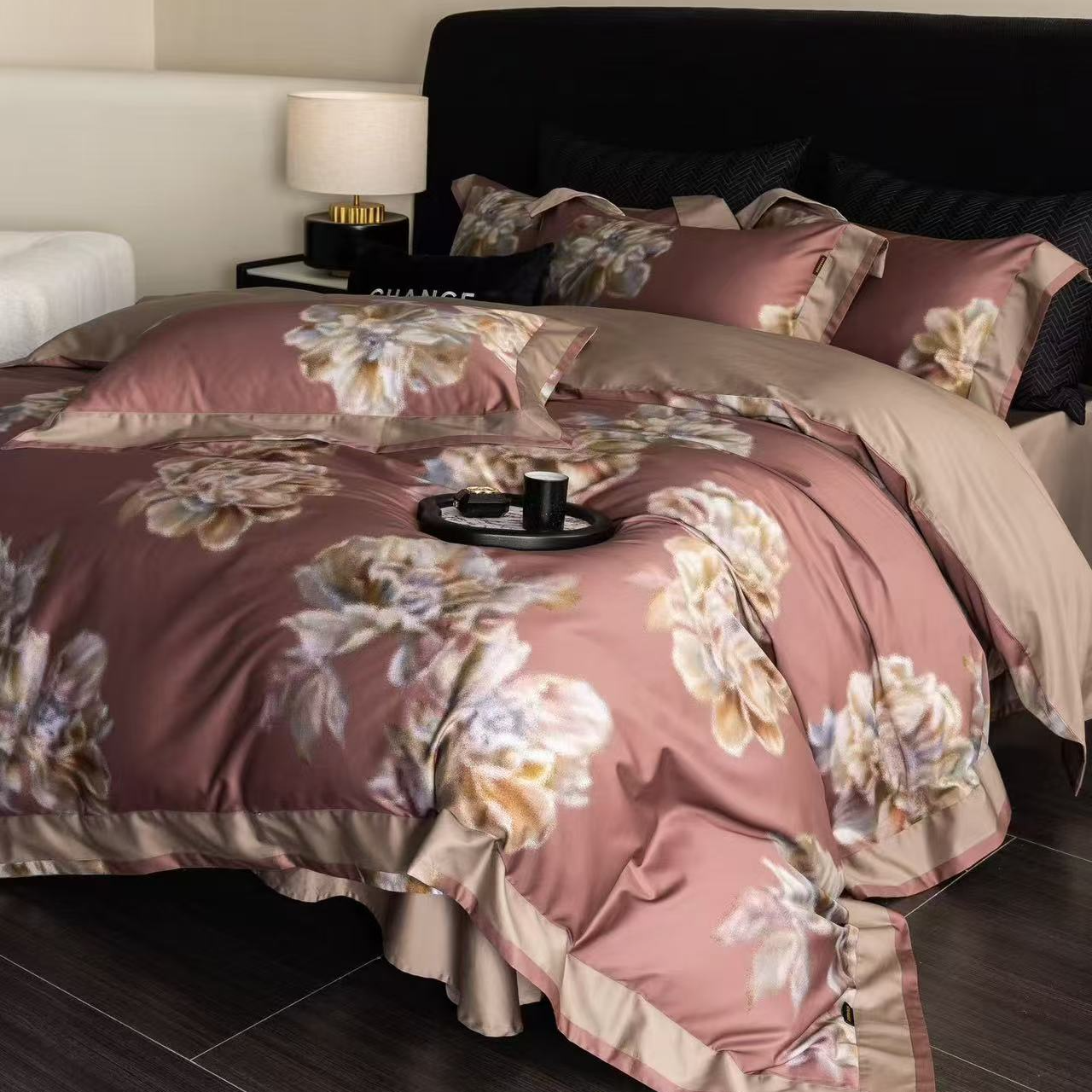 C7738 高端全棉数码印花100s标准四件套 南乔红200*230软装套件