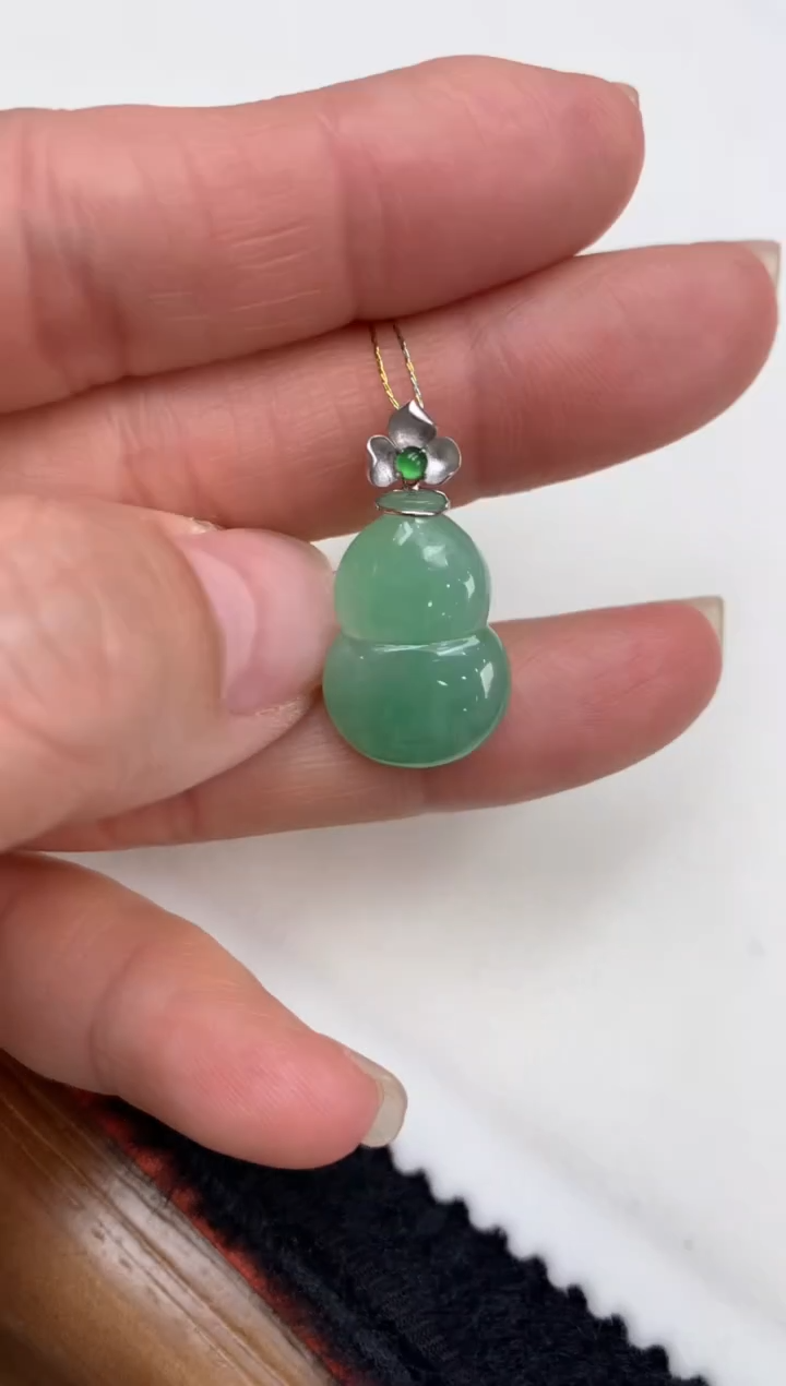 【闪购商品】翡翠颈饰18K金镶嵌葫芦