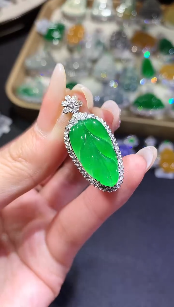 【闪购商品】翡翠吊坠(不含链)18K金镶嵌38-叶子（多样性发货一件