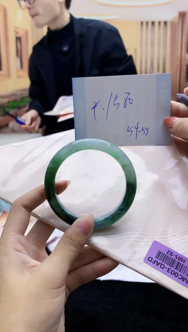 【闪购商品】翡翠手镯未镶嵌      H85-92