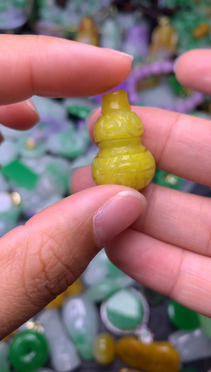 颈饰未镶嵌翡翠缅甸翡翠吊坠