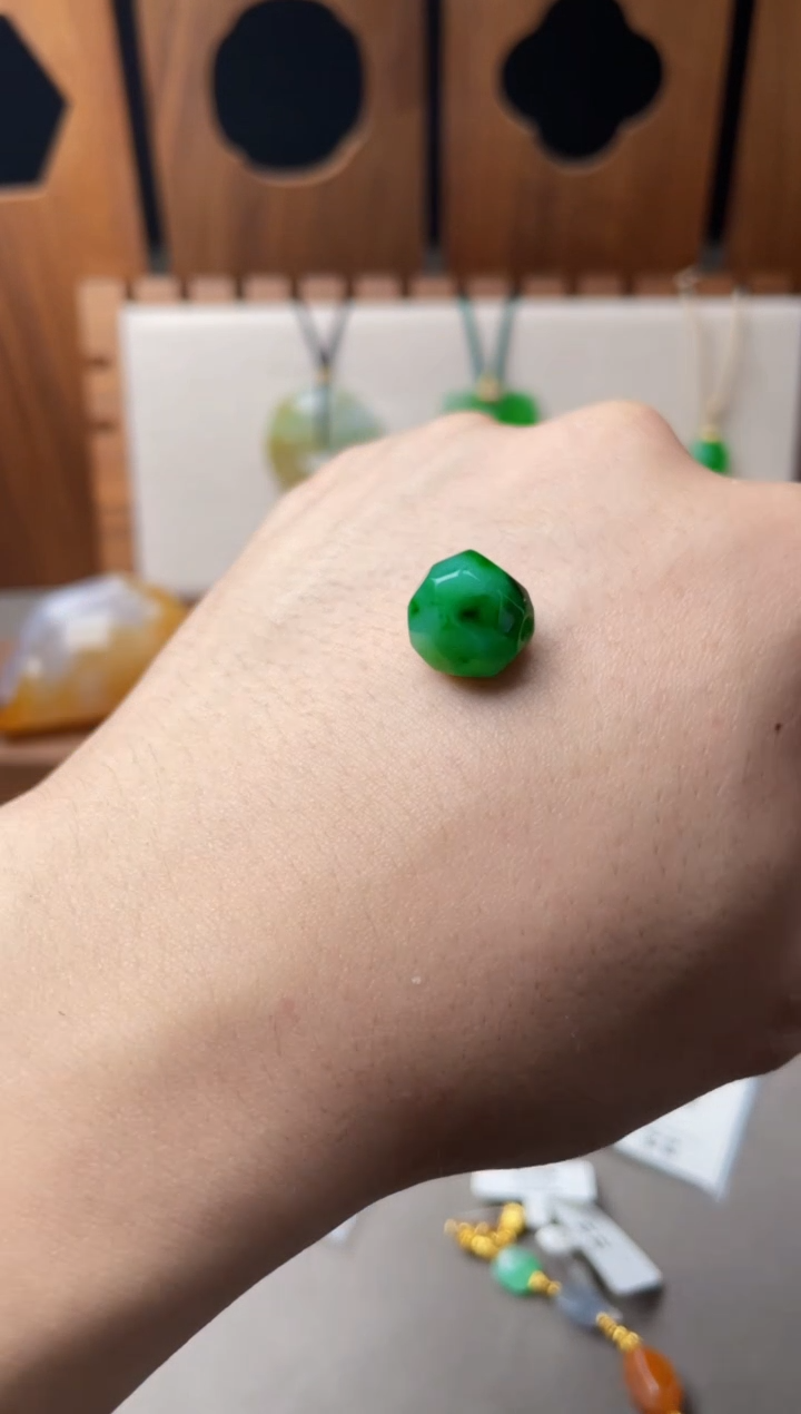 散珠翡翠辣绿单珠