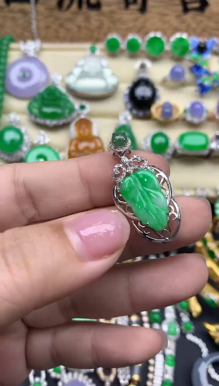 【闪购商品】翡翠颈饰18K金镶嵌240-中国好珍宝