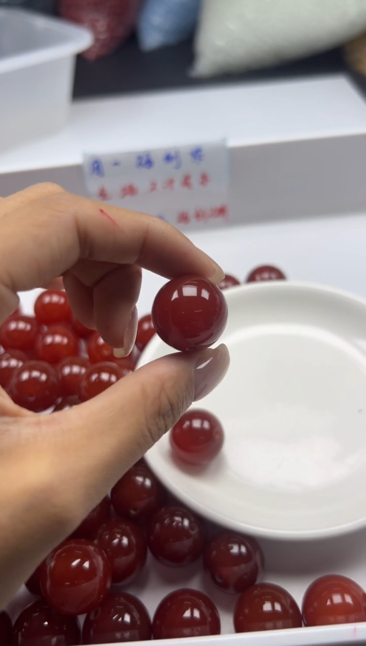 南红玛瑙未镶嵌颈饰w557牛血红南红20mm*1颗