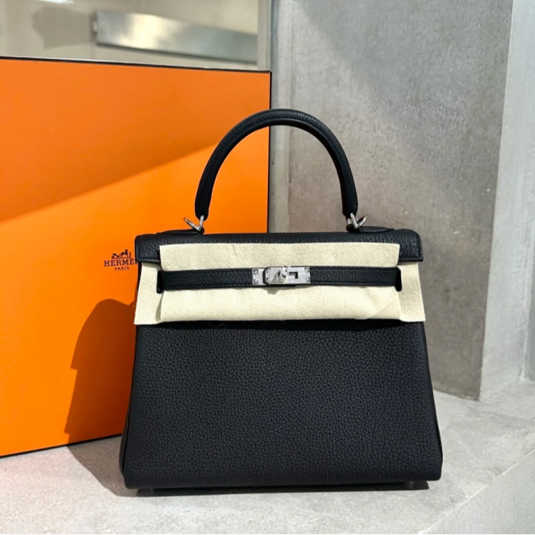 99新 Hermes/爱马仕 小花柳Kelly 25 黑色 Togo皮 Z刻 银扣包