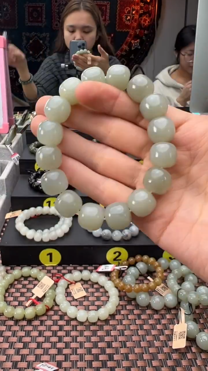 未镶嵌手串和田玉青白玉老型珠手串卡13x14