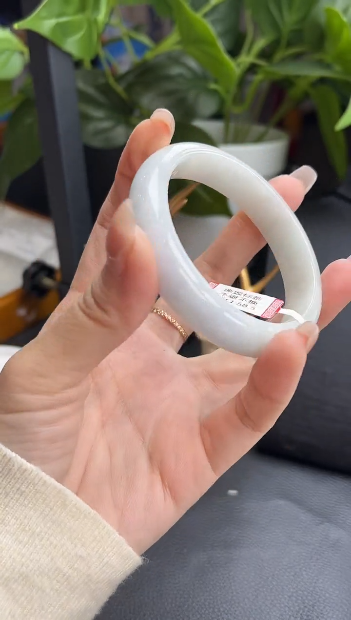 【闪购商品】翡翠手镯未镶嵌手镯 58.6圈口