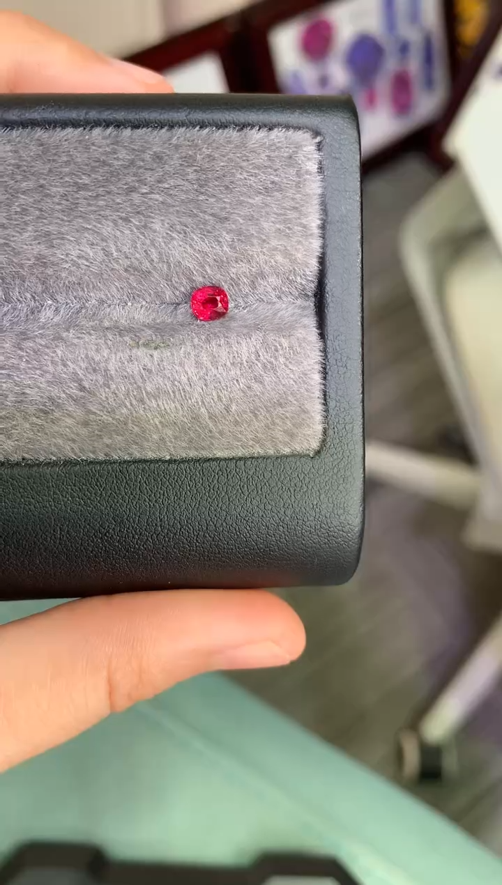 【闪购商品】定制尖晶石裸石未镶嵌枕型 绝地 0.37ct