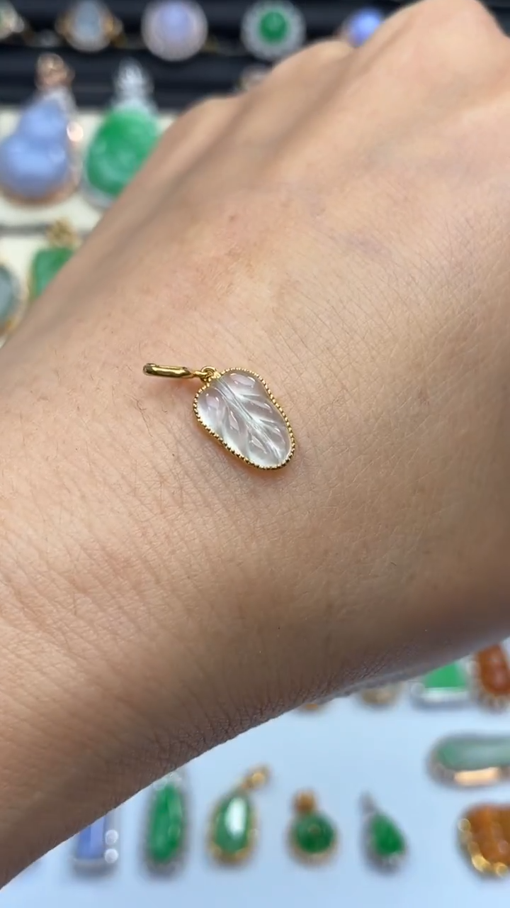 颈饰18K金镶嵌翡翠天然翡翠A货