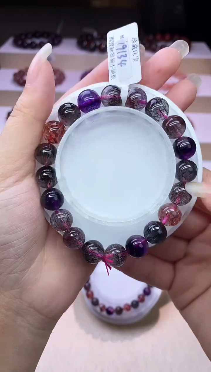 【闪购商品】水晶手链未镶嵌黑加仑超七10m+