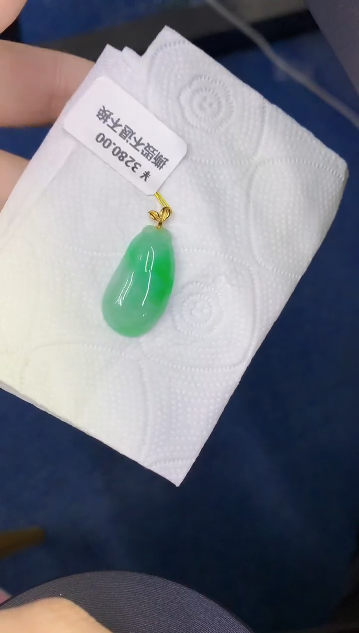 颈饰18K金镶嵌翡翠缅甸天然翡翠A货