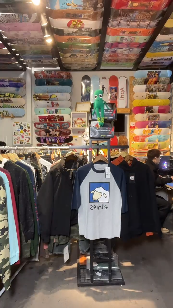 中袖中袖插肩款圆领卫衣M码灰色