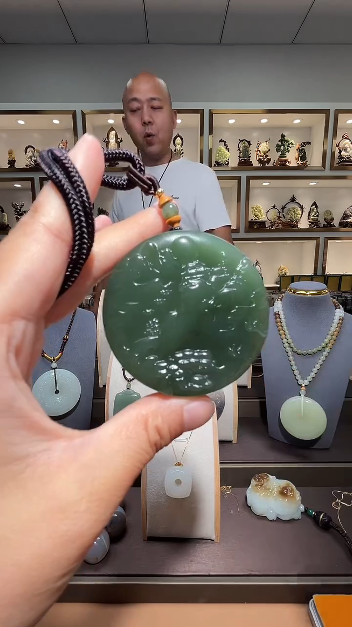 和田玉未镶嵌颈饰苏