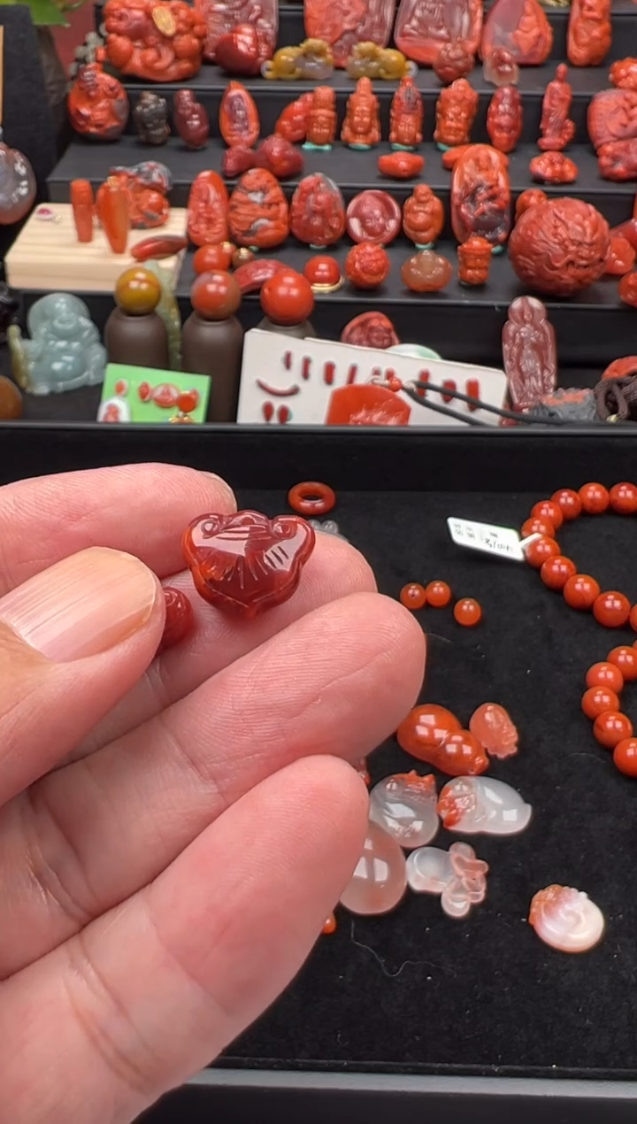 未镶嵌如意锁南红玛瑙如**醒如意锁