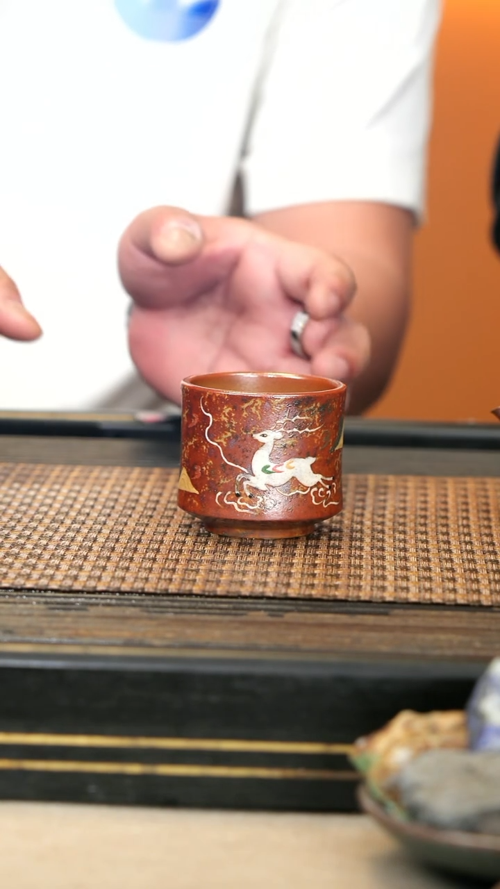 紫砂壶LJY106《九色鹿》主人杯