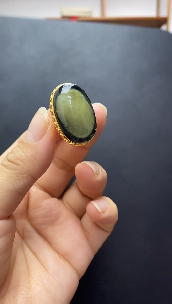 裸石琥珀未镶嵌戒指