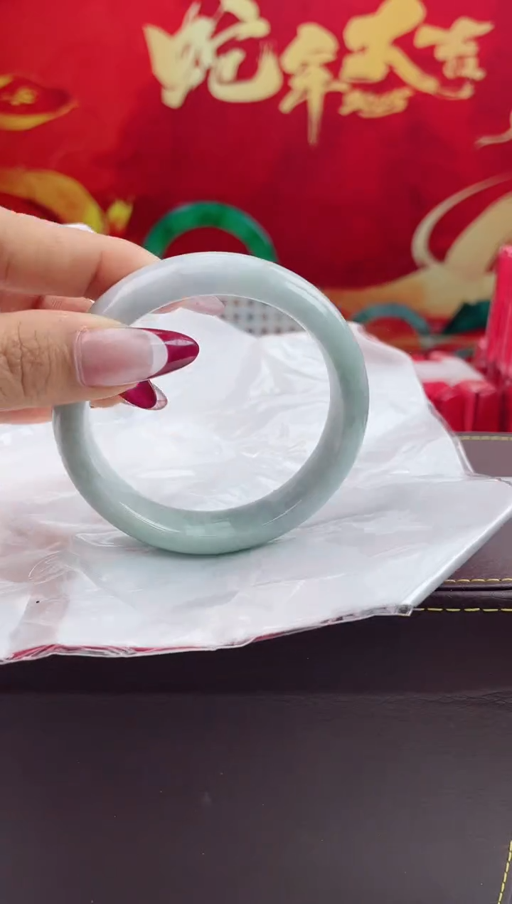 【闪购商品】翡翠手镯未镶嵌2翡翠手镯（微瑕）