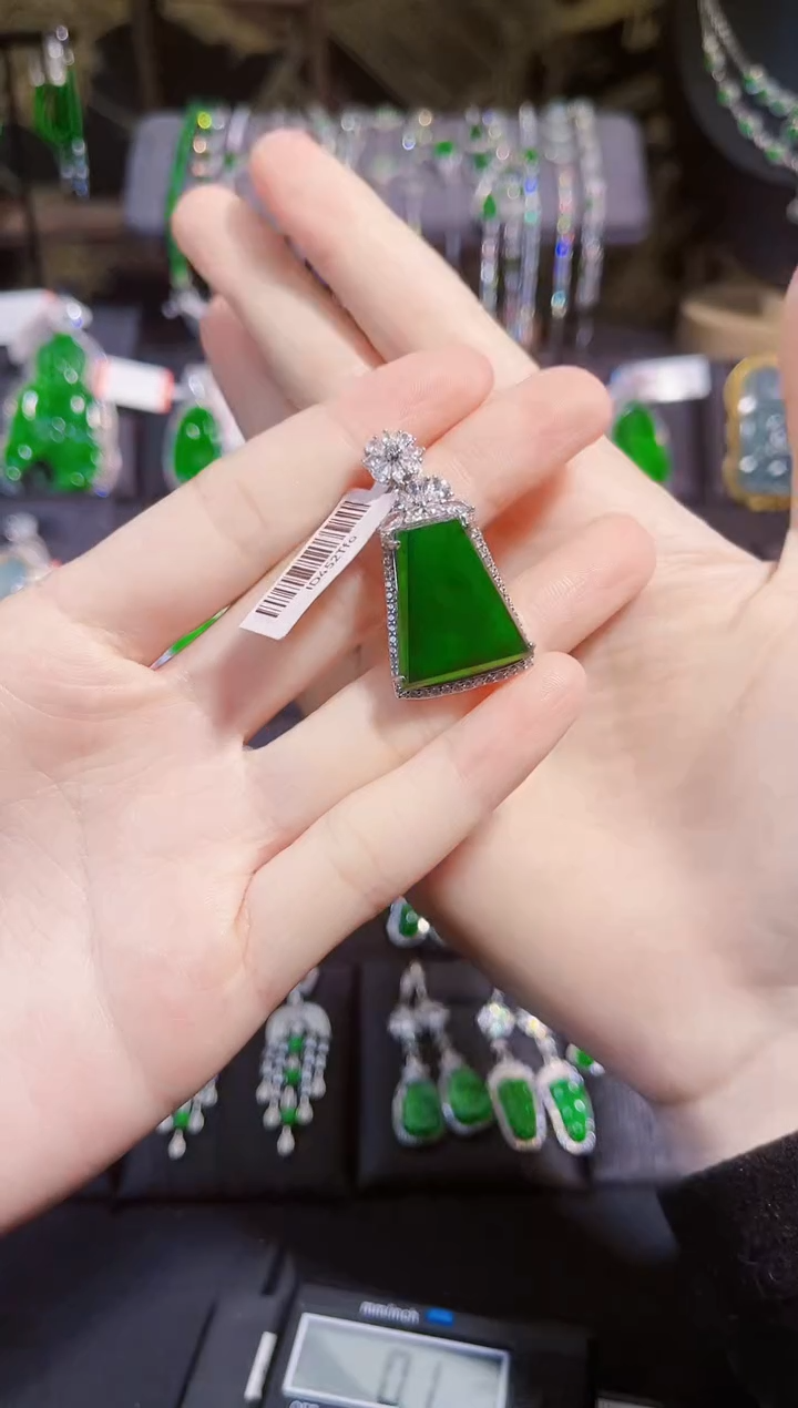 【闪购商品】翡翠颈饰银S925镶嵌无事牌吊坠