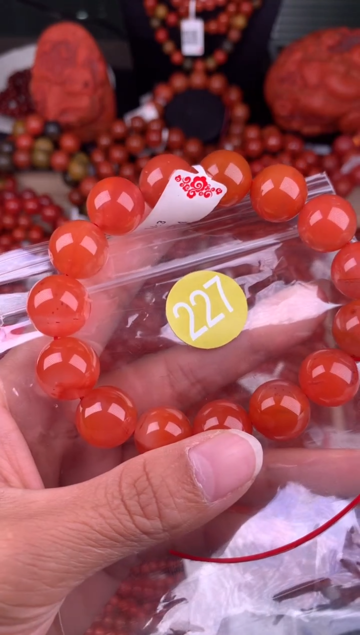 南红玛瑙未镶嵌珠宝奇石227-14