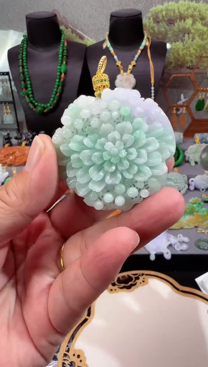 【闪购商品】翡翠颈饰未镶嵌牌子