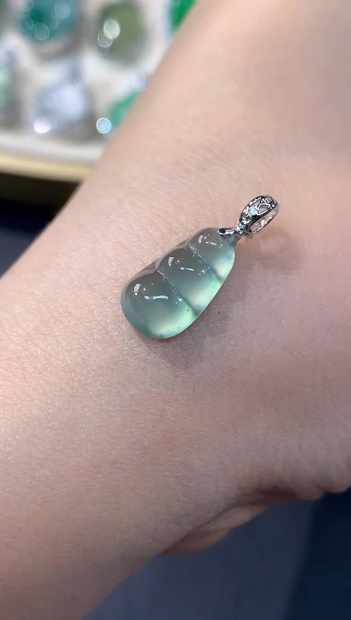 吊坠(不含链)18K金镶嵌翡翠Q185|1500