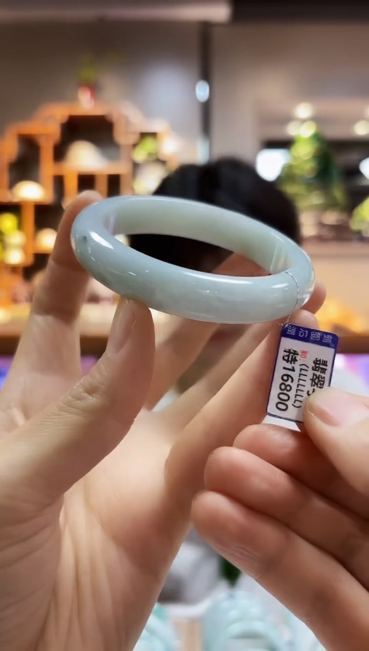 【闪购商品】翡翠颈饰未镶嵌56.8手镯