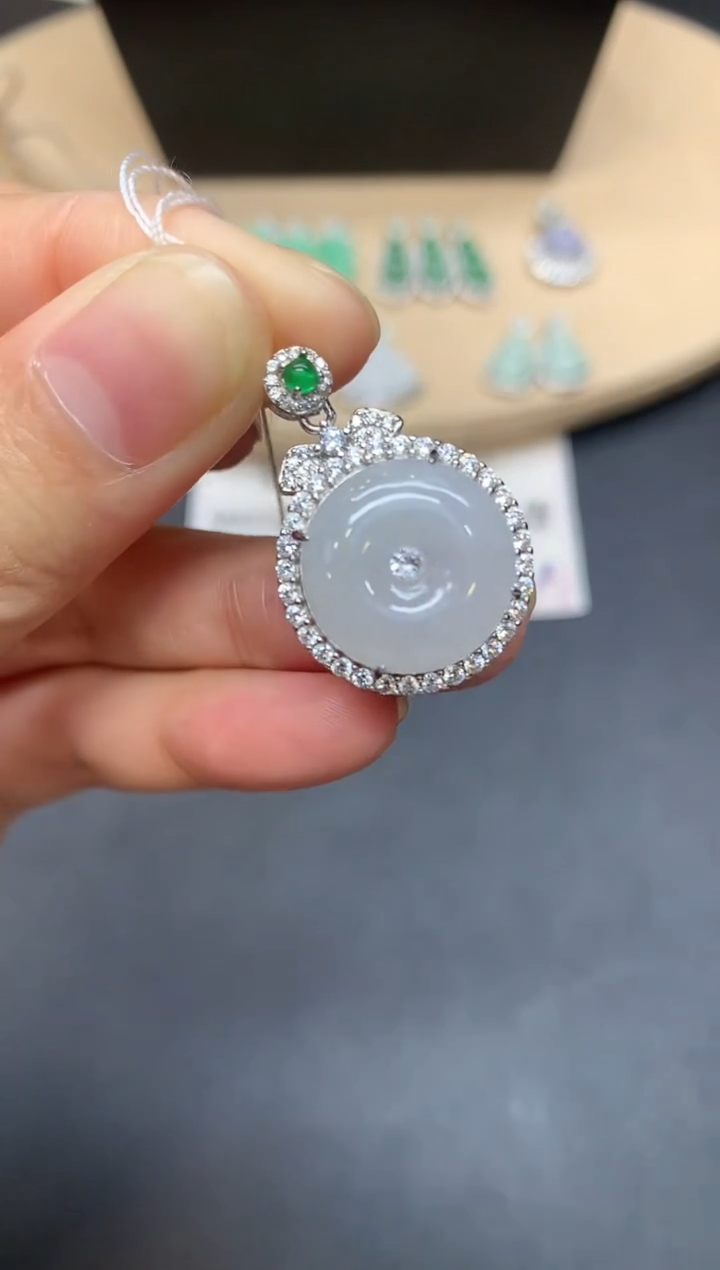 【闪购商品】翡翠吊坠(不含链)银S925镶嵌平安扣【无服务费】