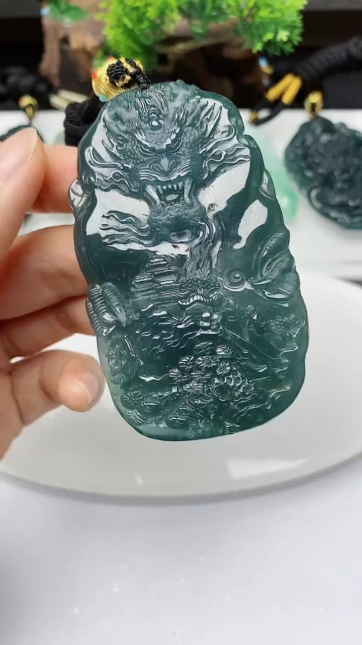 【闪购商品】翡翠颈饰未镶嵌