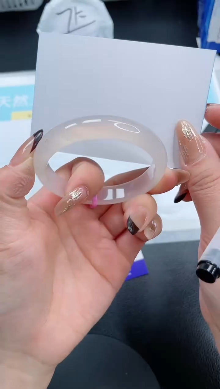 【闪购商品】石英质玉手镯未镶嵌13S237-53