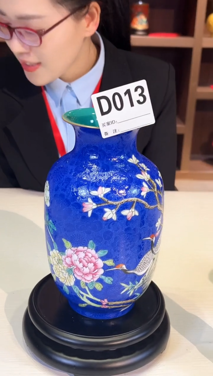 【闪购商品】瓶深蓝底扒花花鸟赏瓶D013