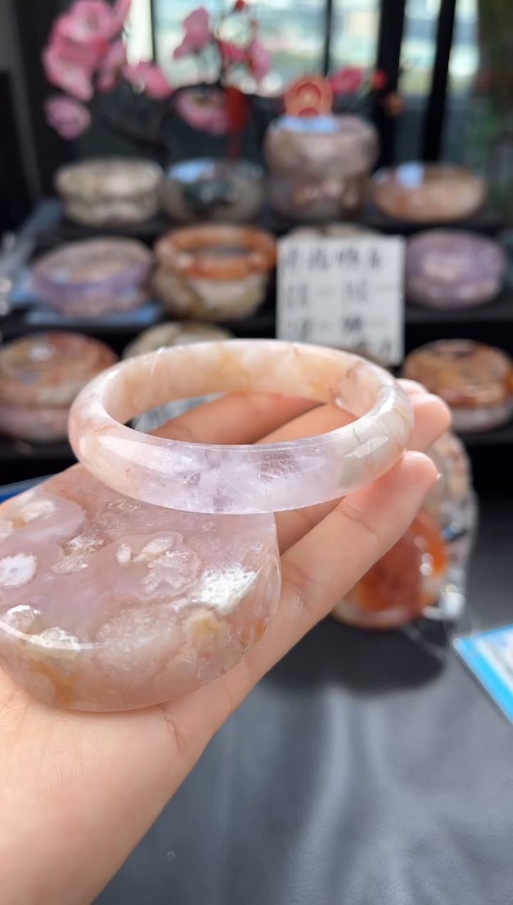 【闪购商品】石英质玉手镯未镶嵌57