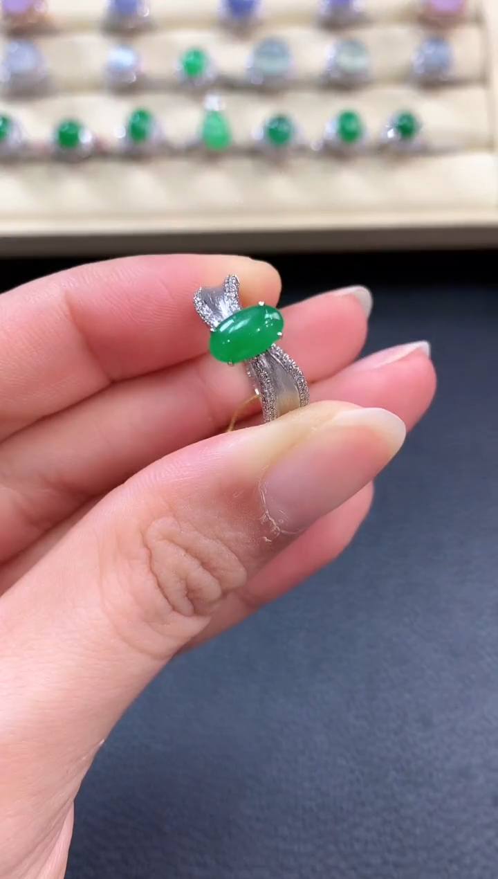 【闪购商品】翡翠戒指18K金镶嵌b30       