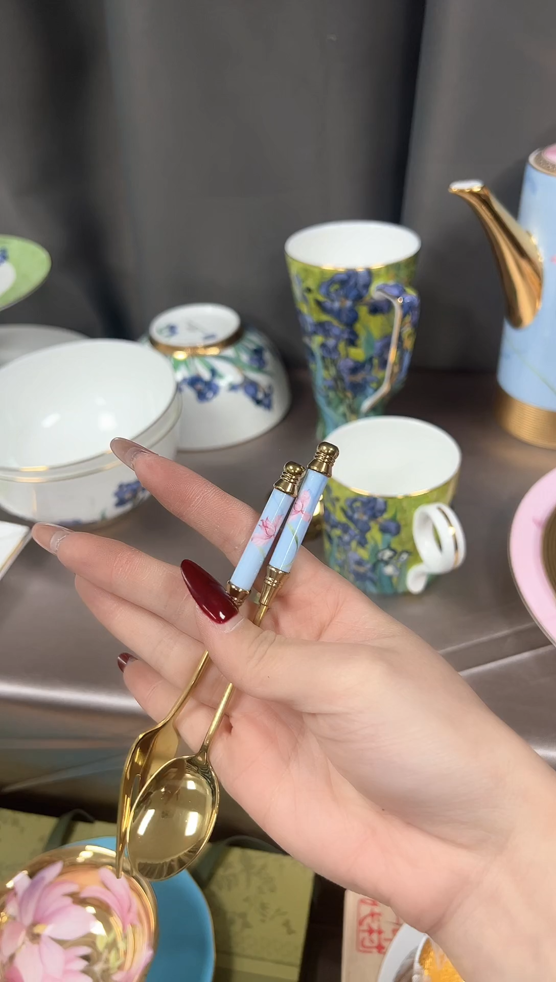 【闪购商品】瓷片新号开播不计成本欢迎点菜！