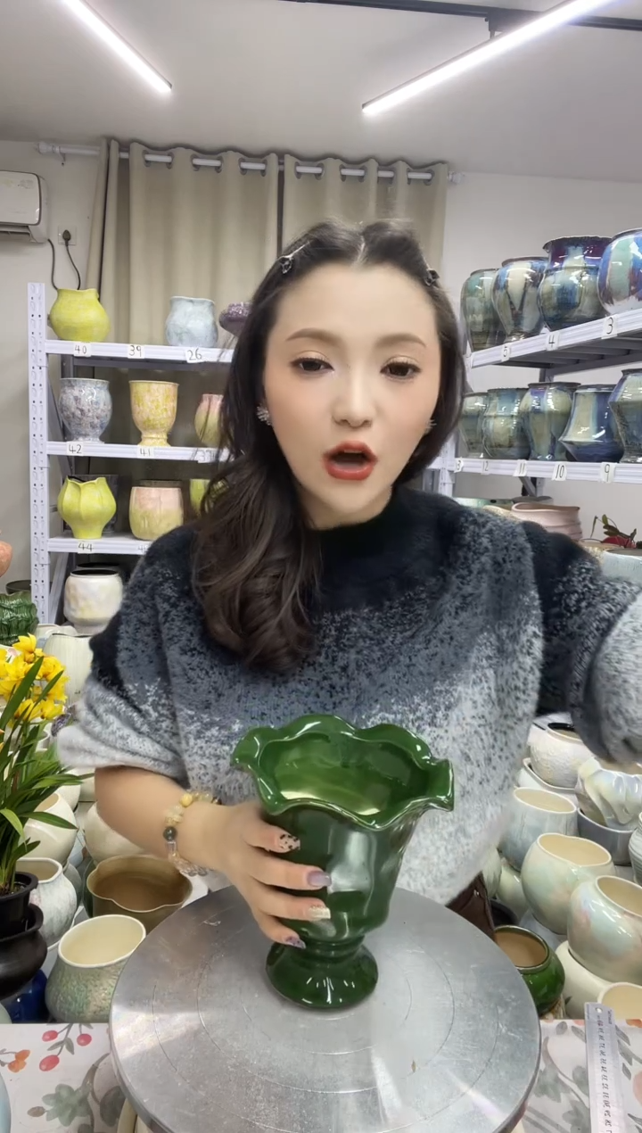 【花盆链接】  高 ：17 口：12