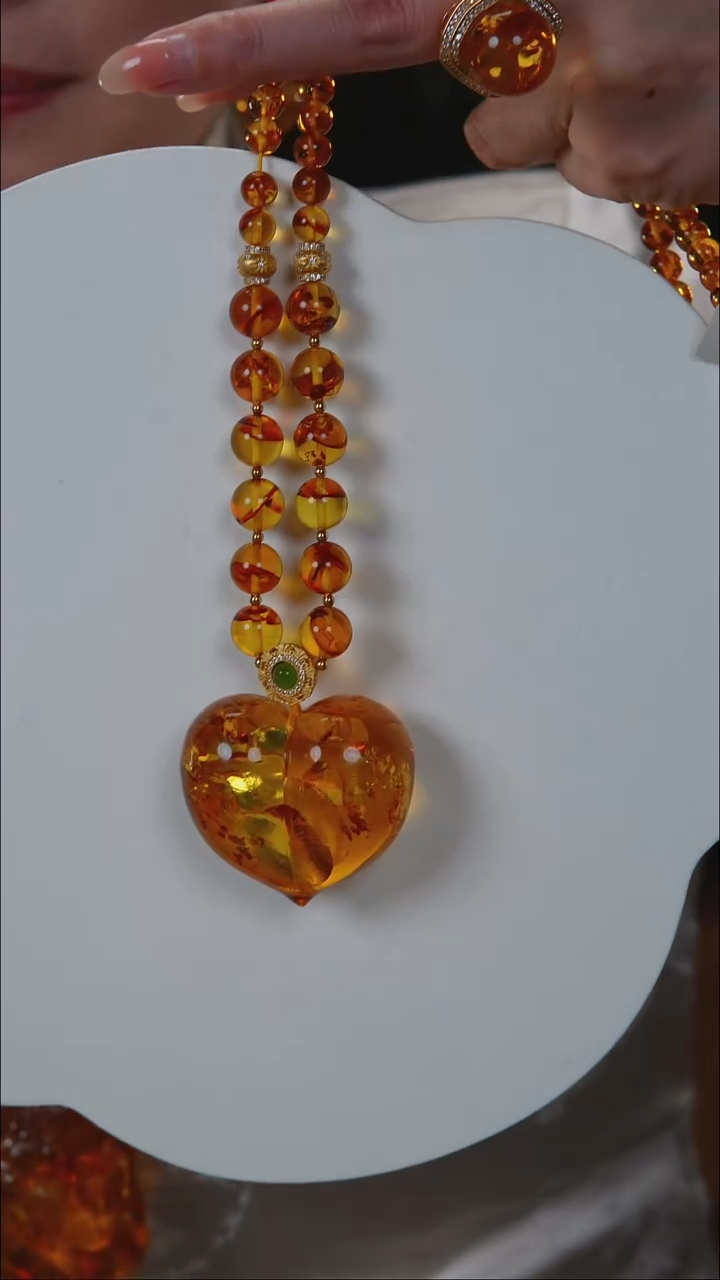 琥珀（花珀）项链未镶嵌花珀桃心